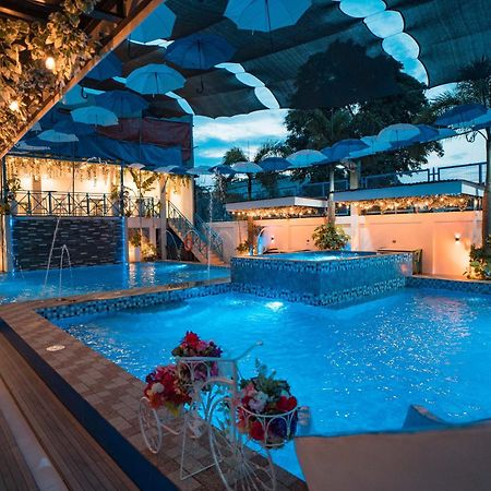 Bernese Resort Hotel Powered By Cocotel Ligao Exterior foto