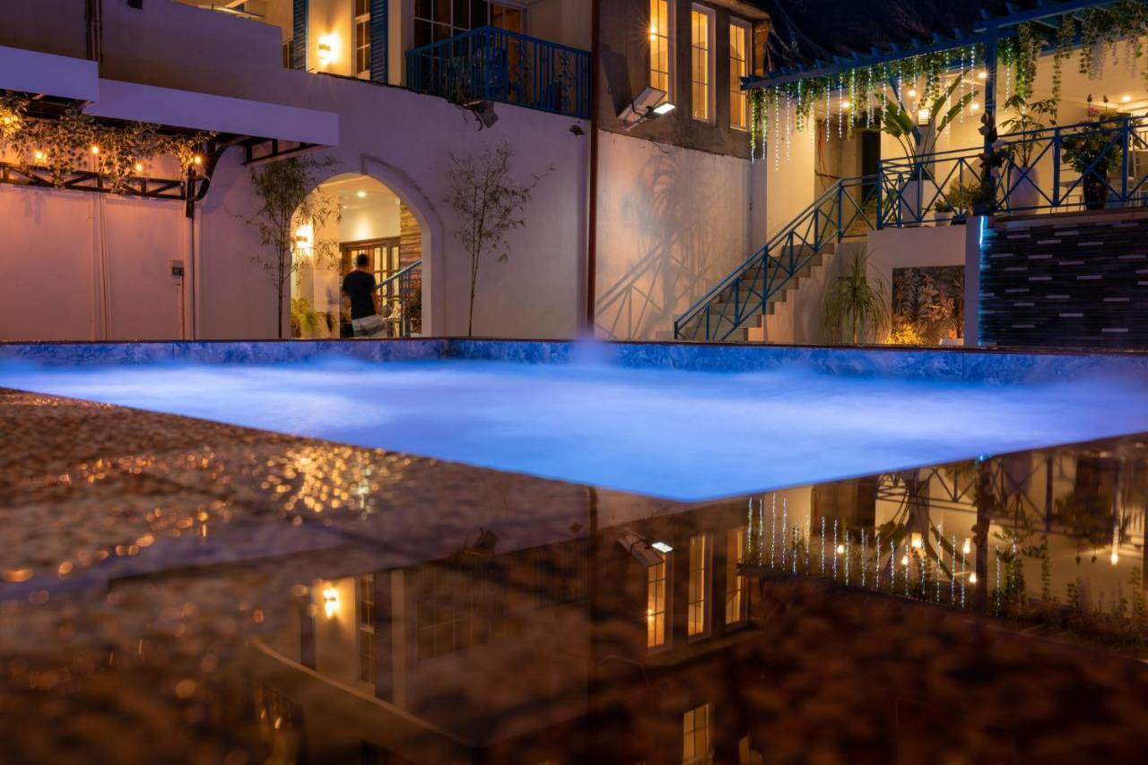 Bernese Resort Hotel Powered By Cocotel Ligao Exterior foto