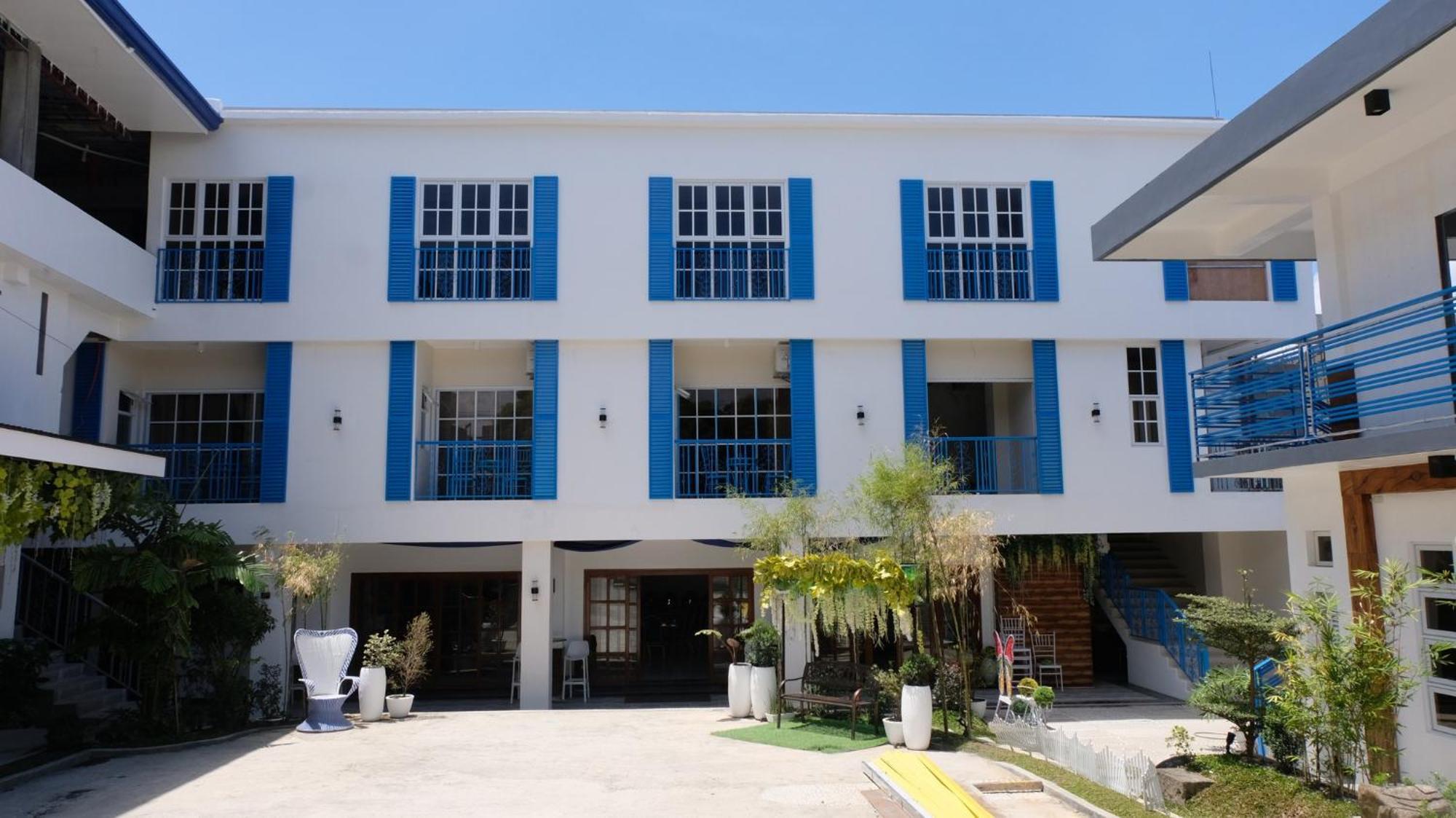 Bernese Resort Hotel Powered By Cocotel Ligao Exterior foto
